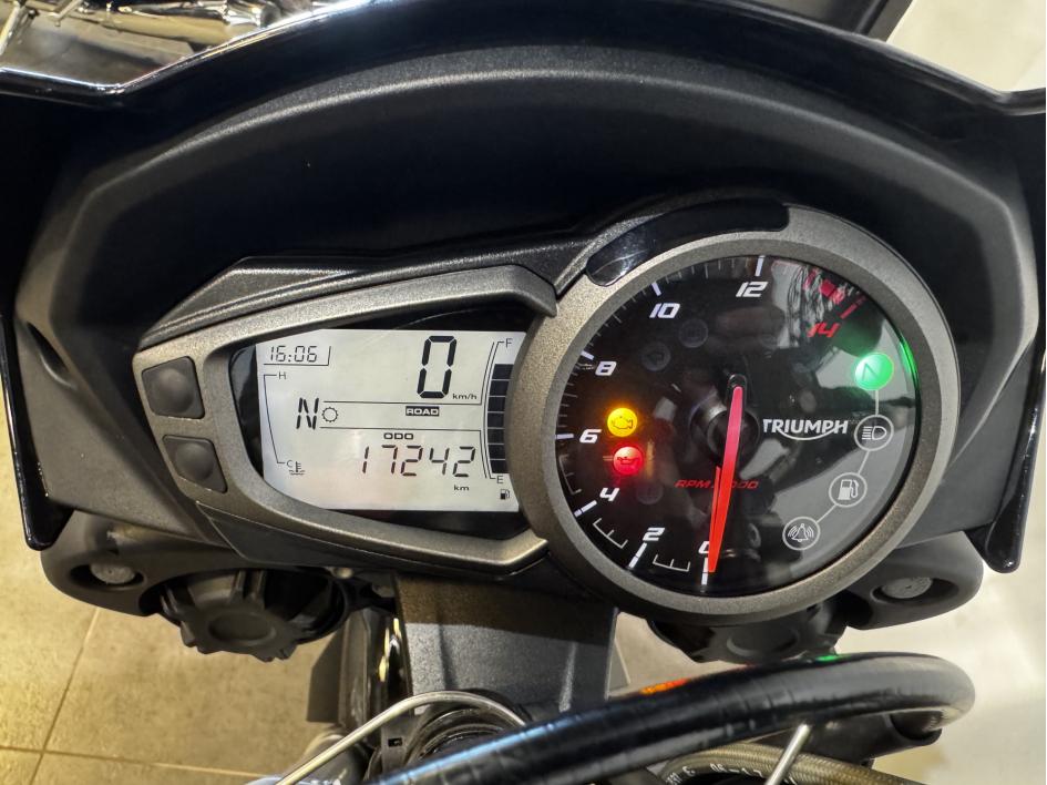 TRIUMPH STREET TRIPLE 765 S 