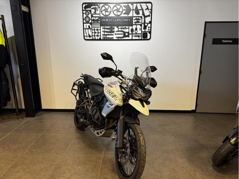 TRIUMPH TIGER 800 XCA