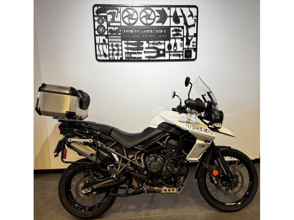 TRIUMPH TIGER 800 XCA