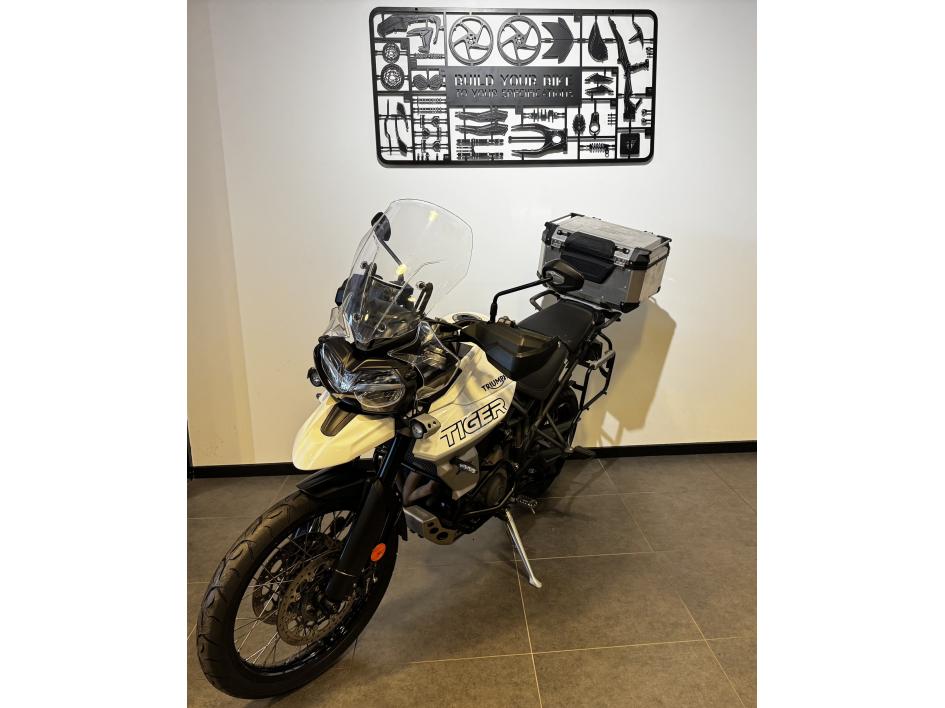 TRIUMPH TIGER 800 XCA