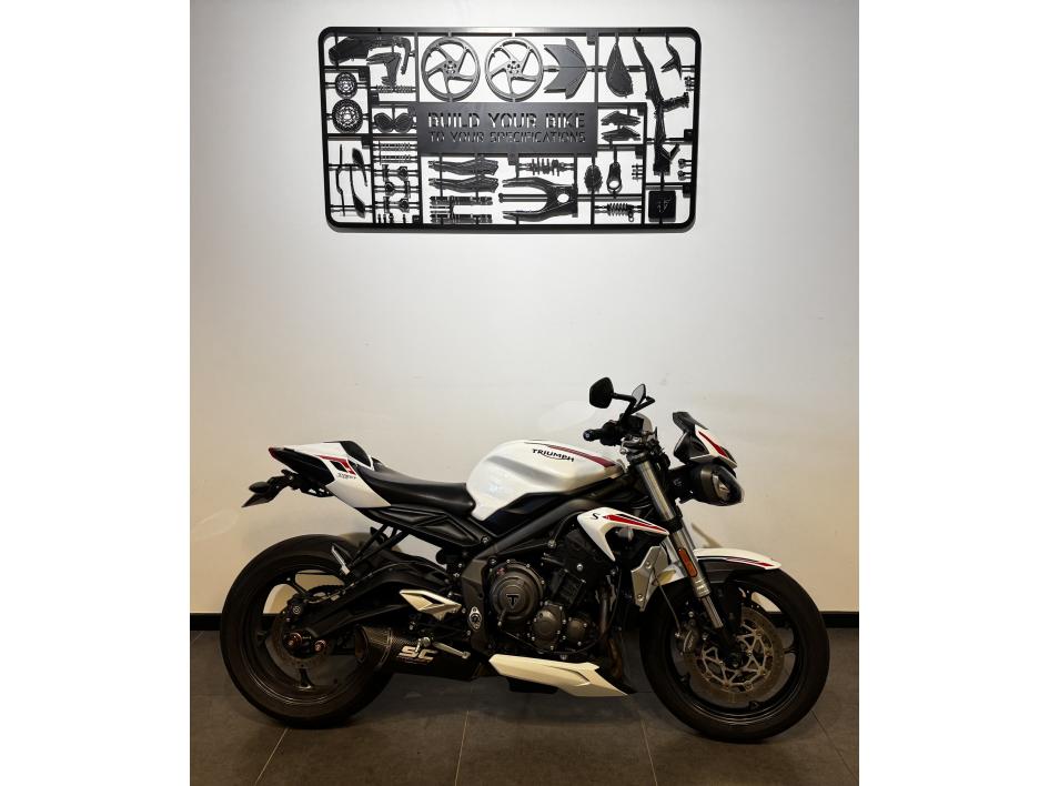 TRIUMPH STREET TRIPLE 660 S A2