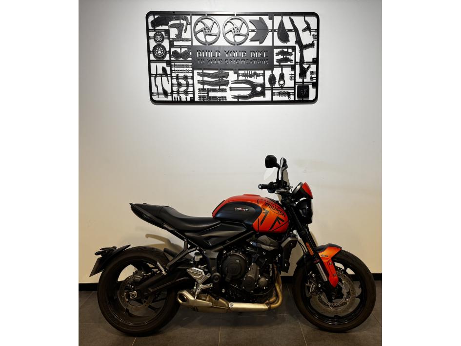 TRIUMPH TRIDENT 660