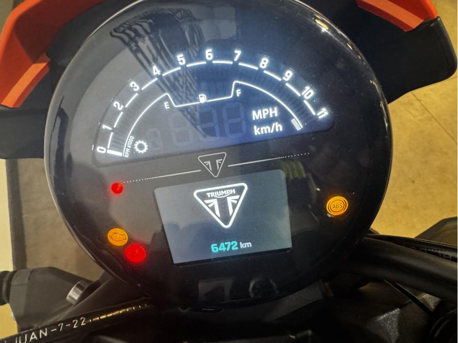 TRIUMPH TRIDENT 660