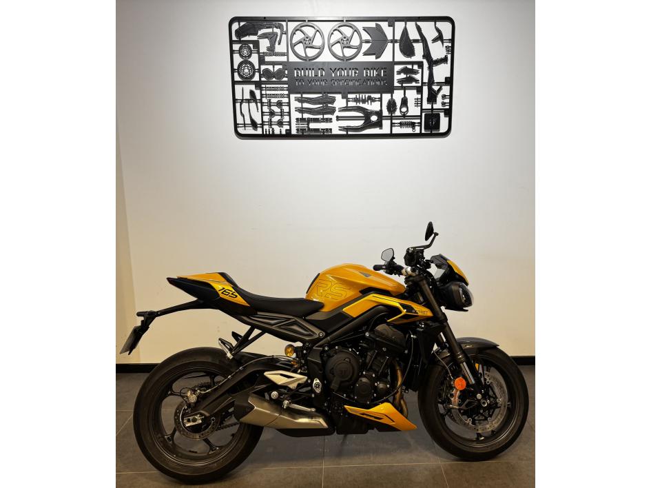 TRIUMPH STREET TRIPLE 765 RS