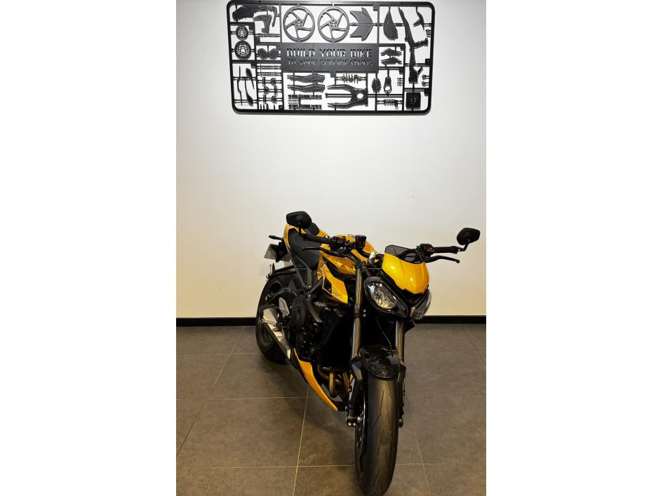 TRIUMPH STREET TRIPLE 765 RS