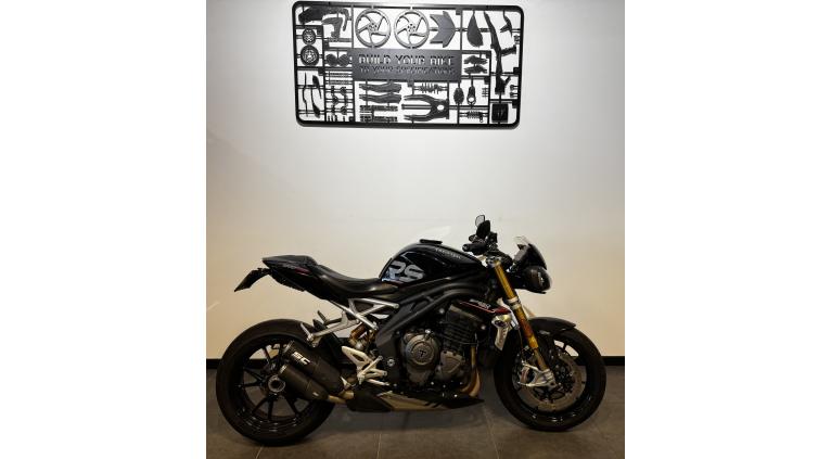 TRIUMPH SPEED TRIPLE 1200 RS