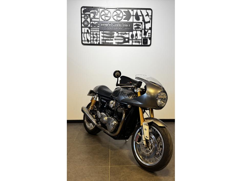 TRIUMPH THRUXTON 1200 R