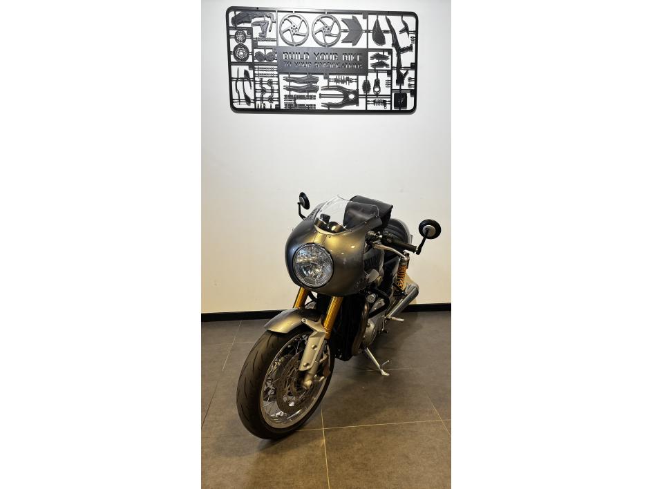 TRIUMPH THRUXTON 1200 R