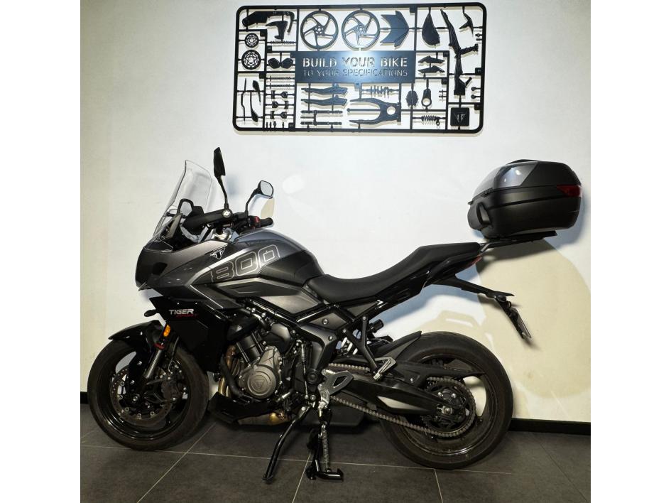 TRIUMPH TIGER 800
