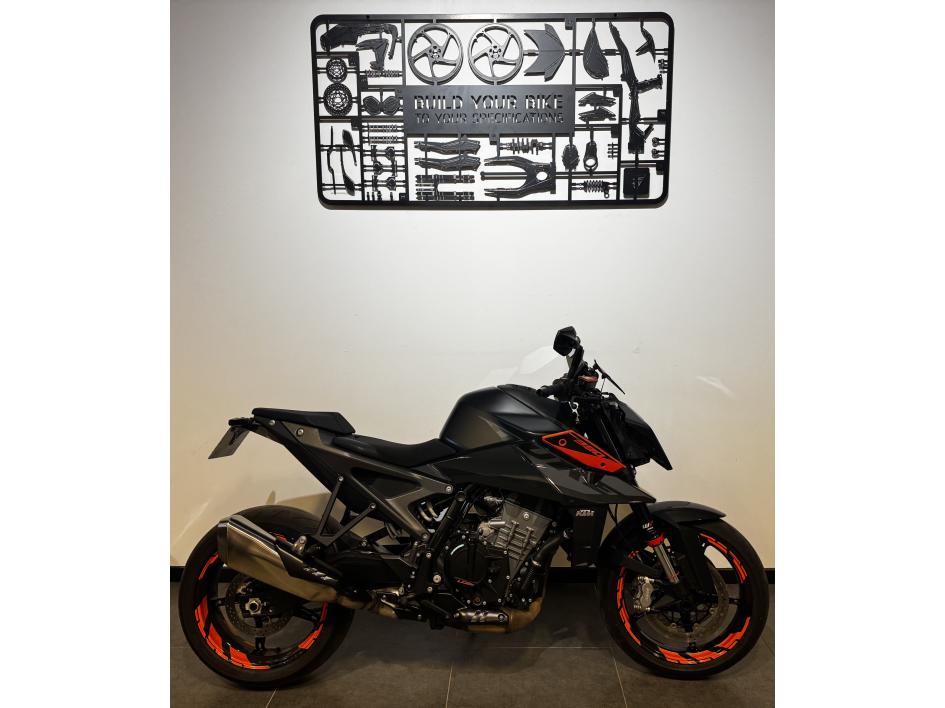 KTM 990 DUKE