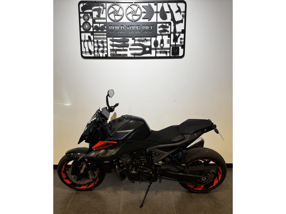 KTM 990 DUKE