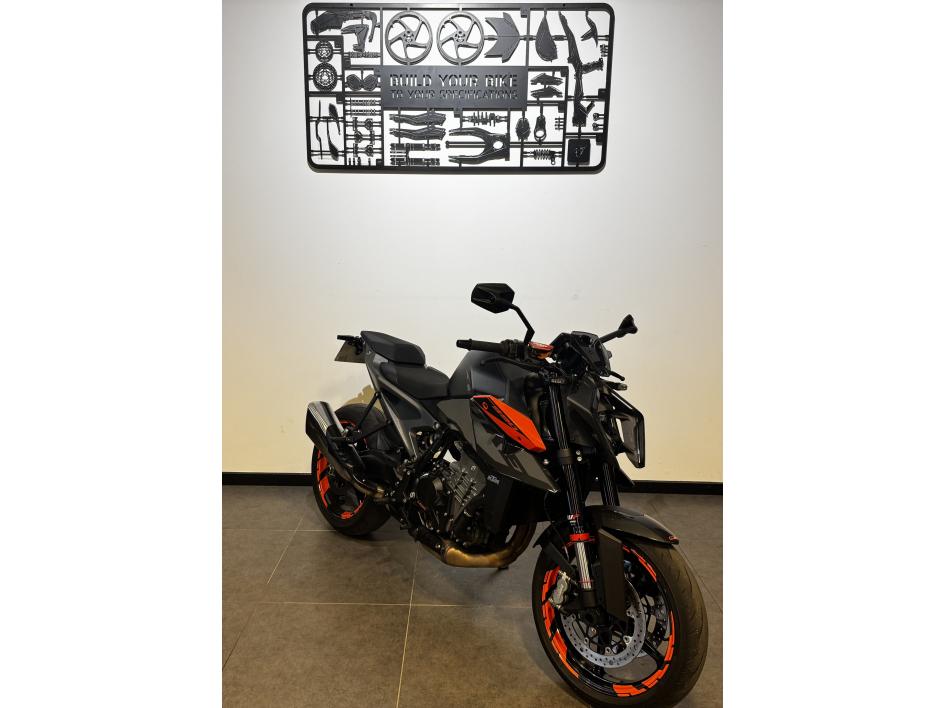 KTM 990 DUKE