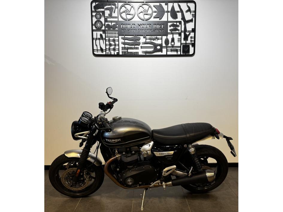 TRIUMPH SPEED TWIN 1200