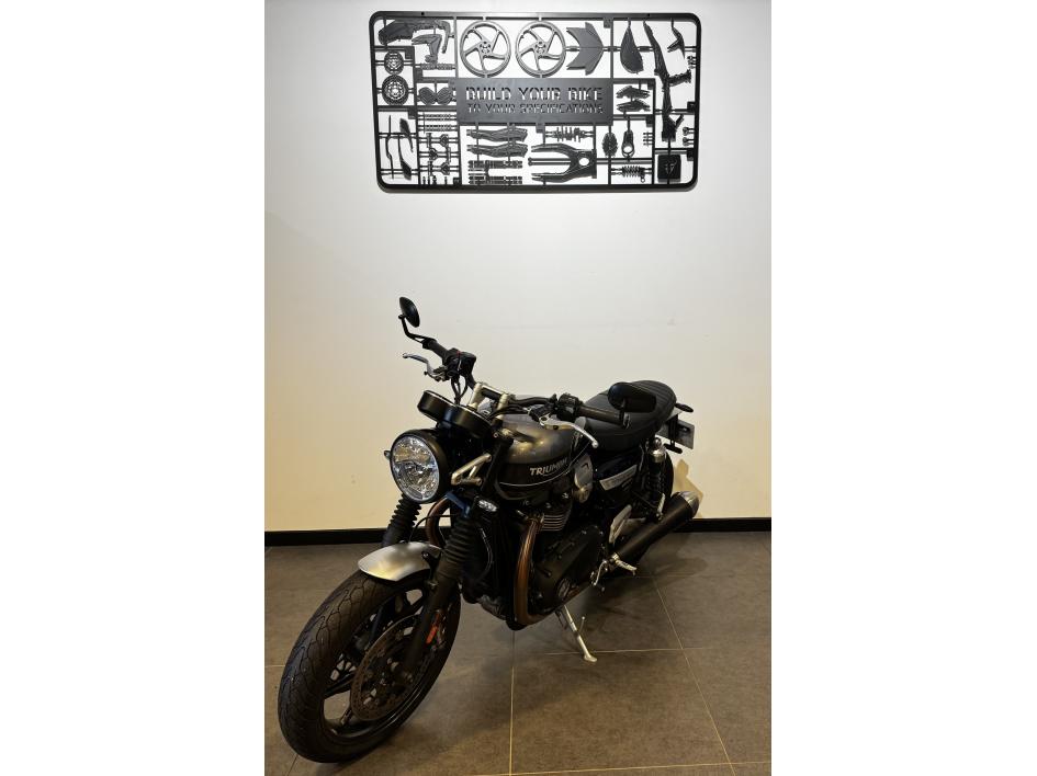TRIUMPH SPEED TWIN 1200