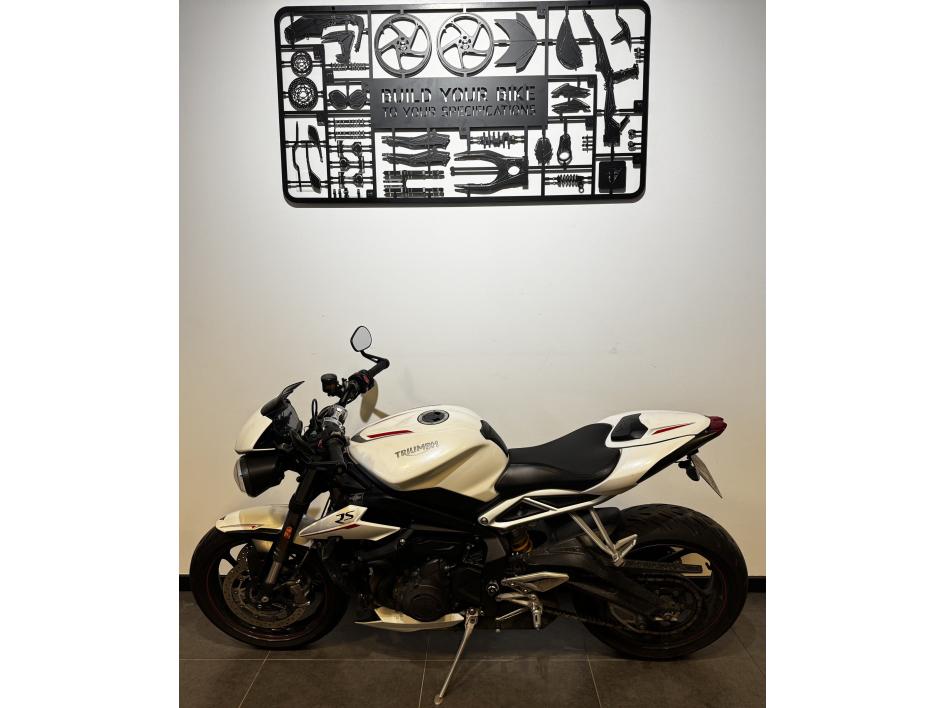 TRIUMPH STREET TRIPLE 765 RS