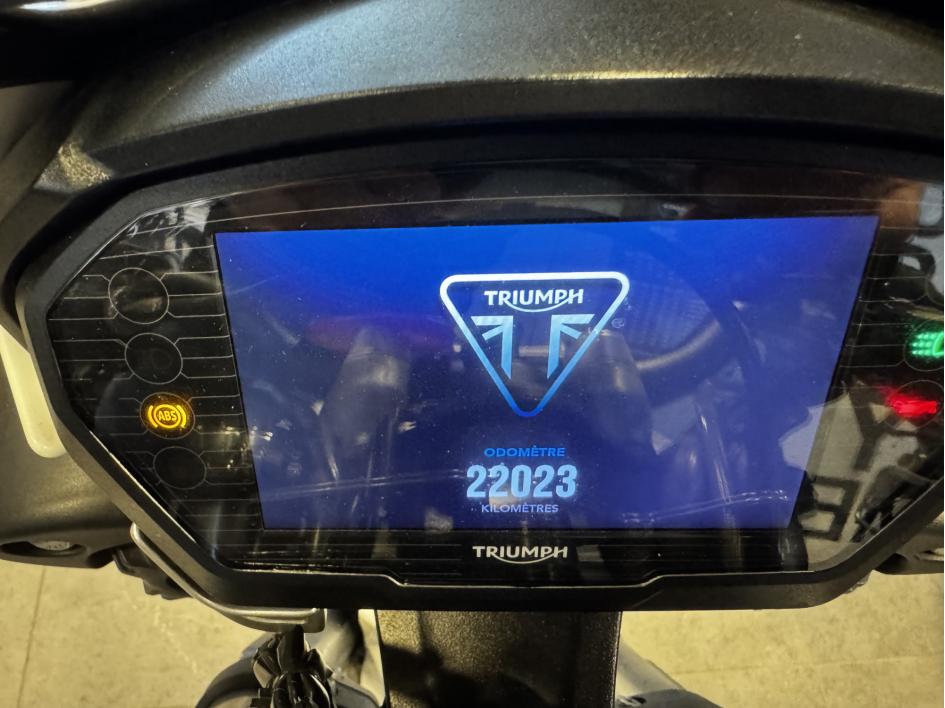 TRIUMPH STREET TRIPLE 765 RS