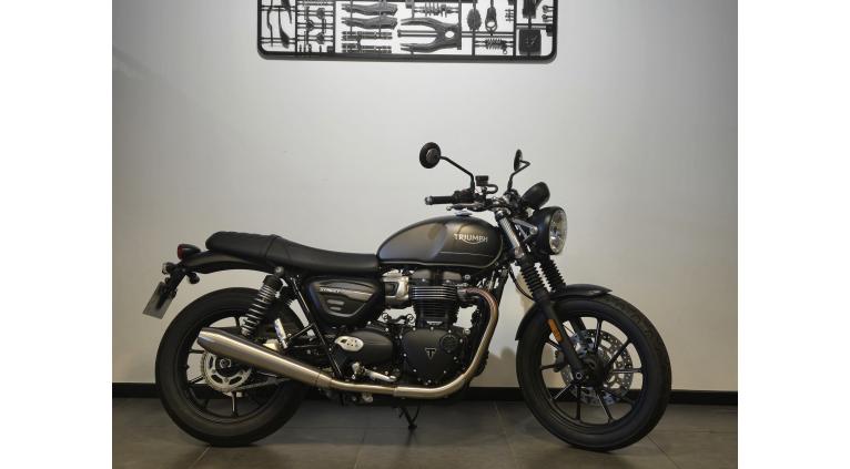 TRIUMPH STREET TWIN  900