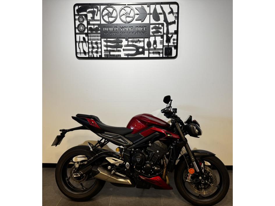 TRIUMPH STREET TRIPLE 765 RS