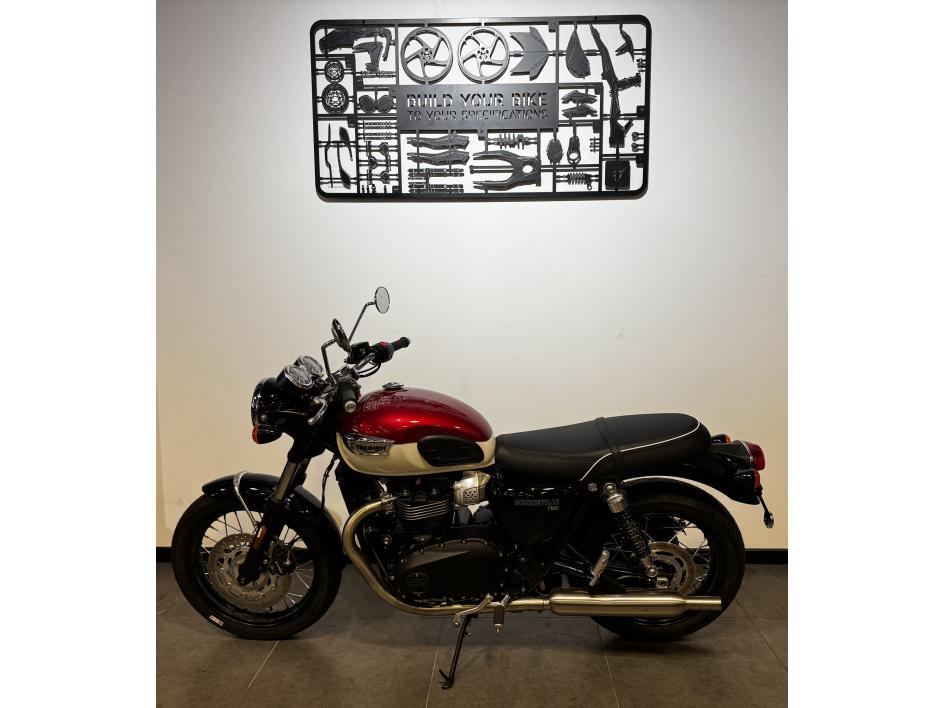 TRIUMPH Bonneville T100