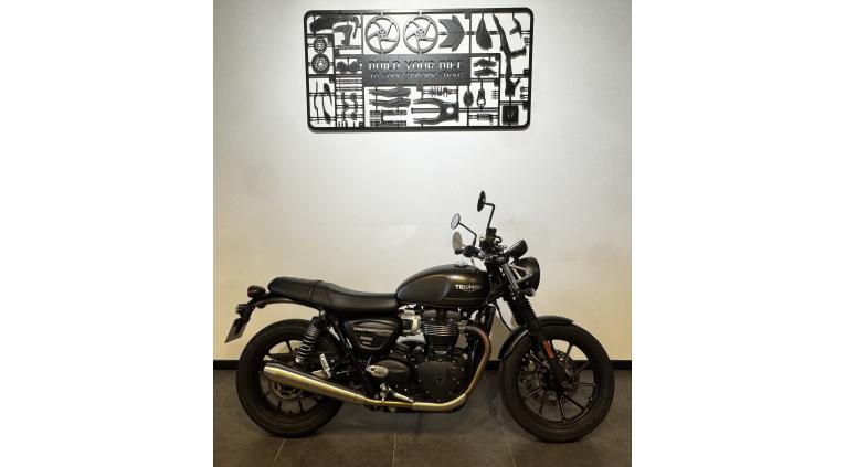 TRIUMPH SPEED TWIN 900