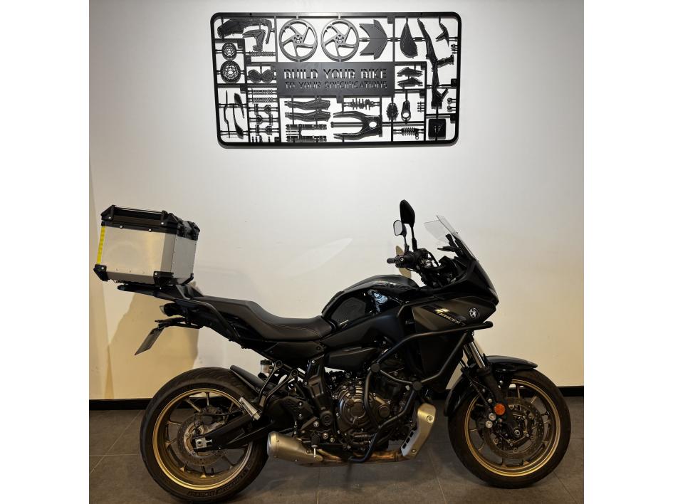 YAMAHA TRACER 7