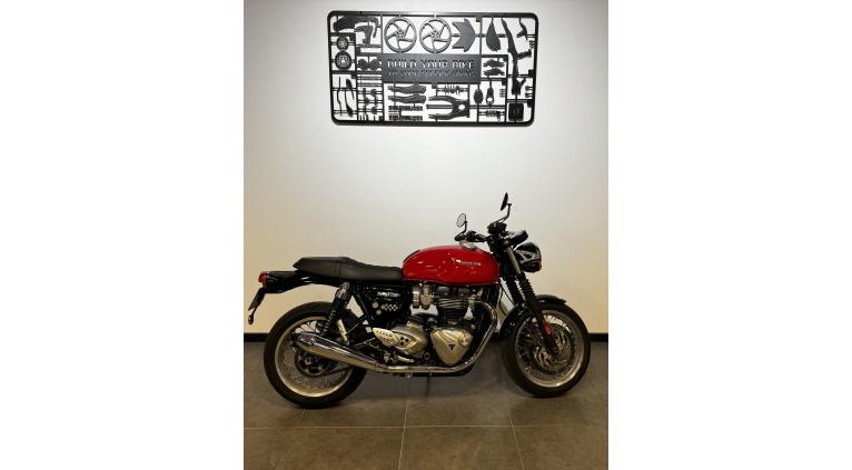 TRIUMPH THRUXTON 1200