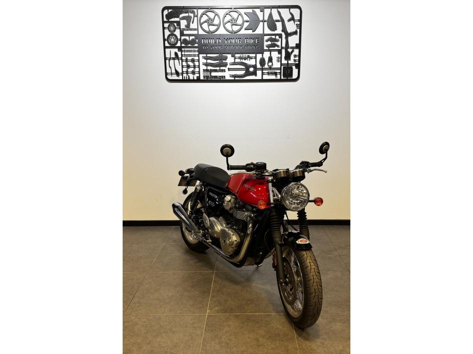 TRIUMPH THRUXTON 1200
