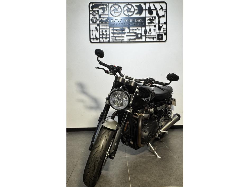 TRIUMPH SPEED TWIN 1200