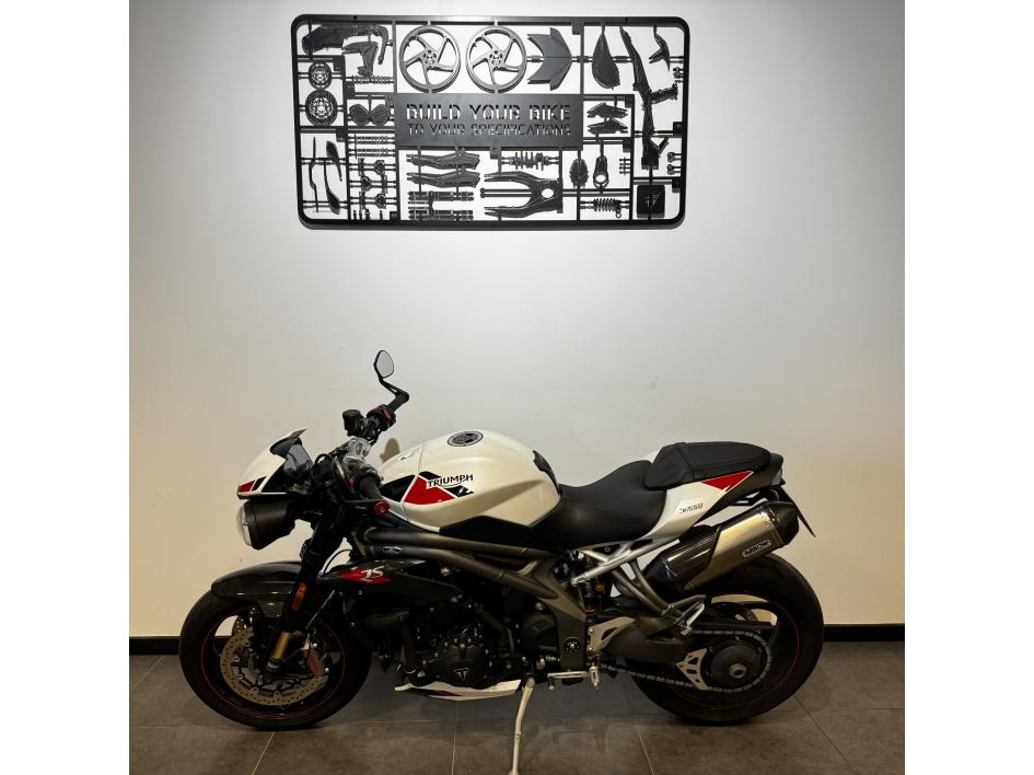 TRIUMPH SPEED TRIPLE 1050 RS