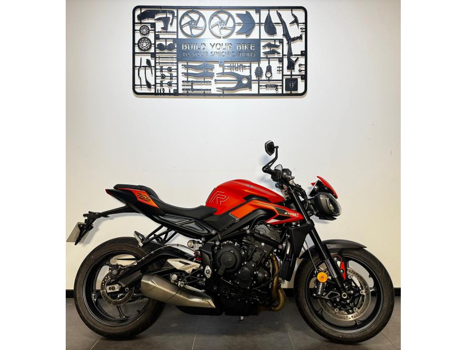 TRIUMPH STREET TRIPLE 765 R
