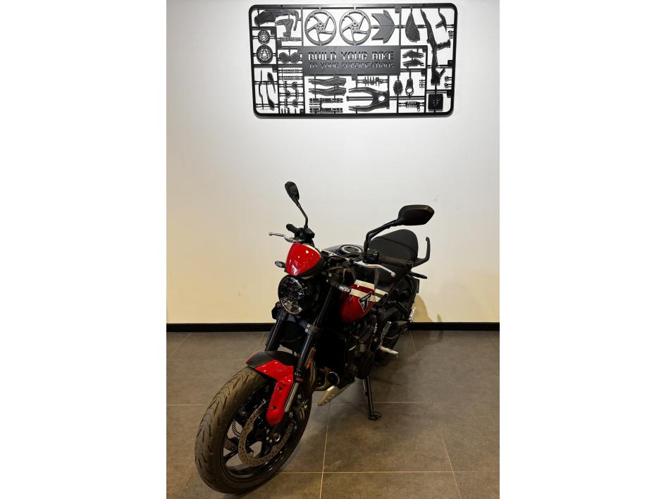 TRIUMPH TRIDENT 660