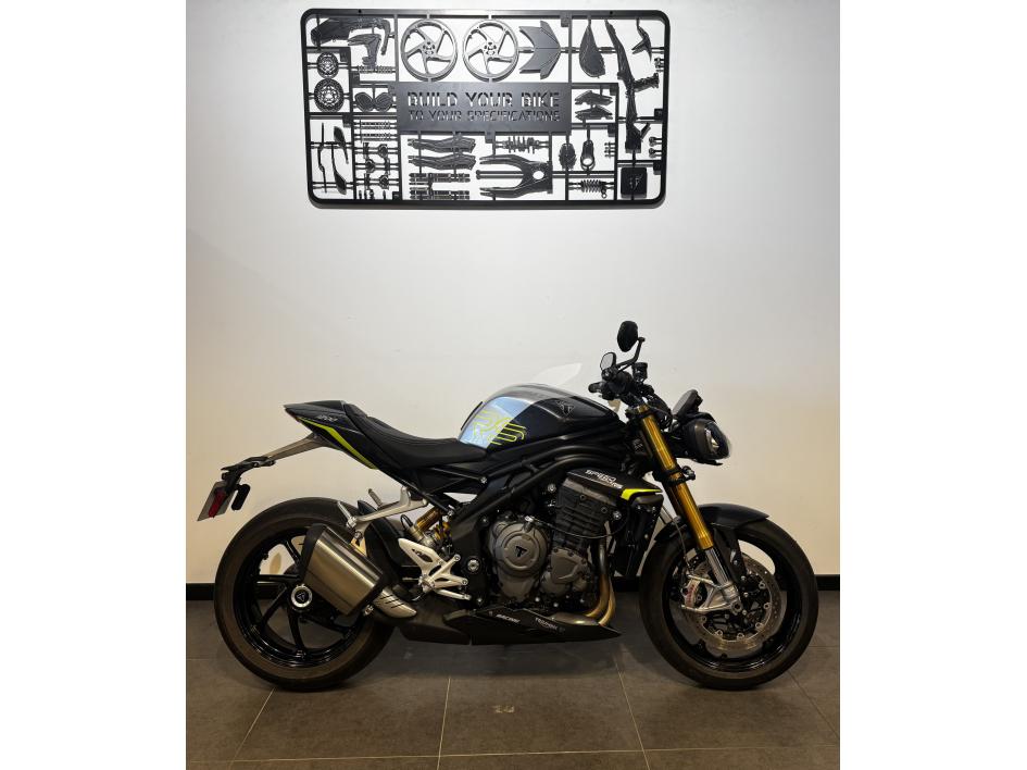 TRIUMPH SPEED TRIPLE 1200 RS