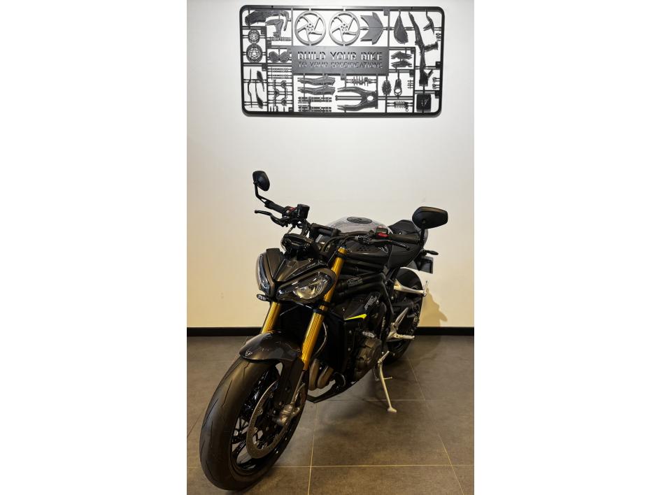 TRIUMPH SPEED TRIPLE 1200 RS